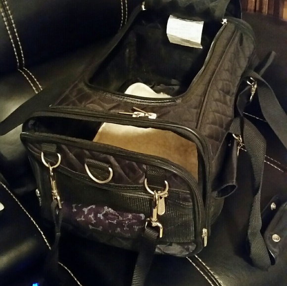 Pet Carrier/ Meets Airline requirements. - Picture 2 of 8